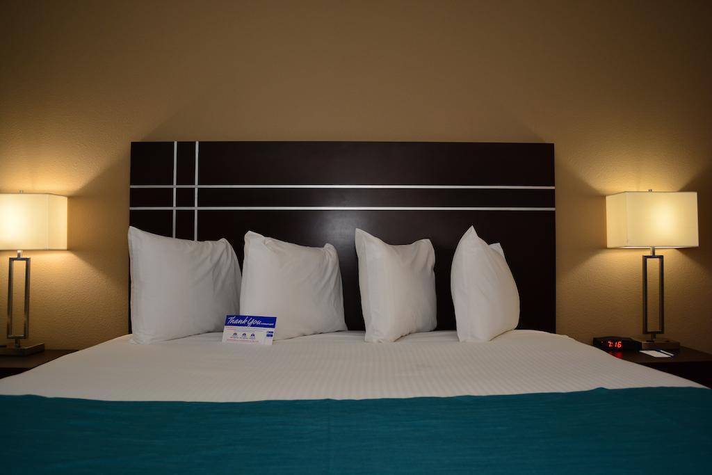 Americas Best Value Inn & Suites Cuero Pokoj fotografie